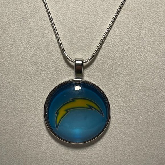 Los Angeles Chargers NFL Charm w 925 Chain NEW - Picture 1 of 1